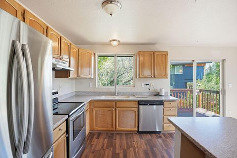 Tiny photo for 220 N Rope Place, Sisters, OR 97759 (MLS # 220221333)