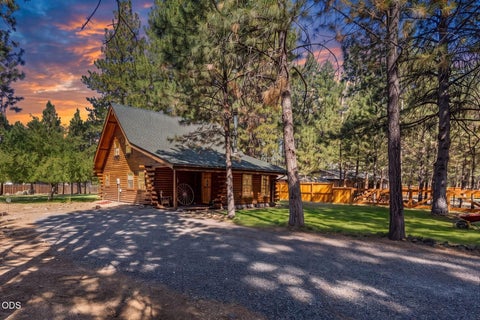 Photo of 14842 Stagecoach, Sisters, OR 97759 (MLS # 220227721)