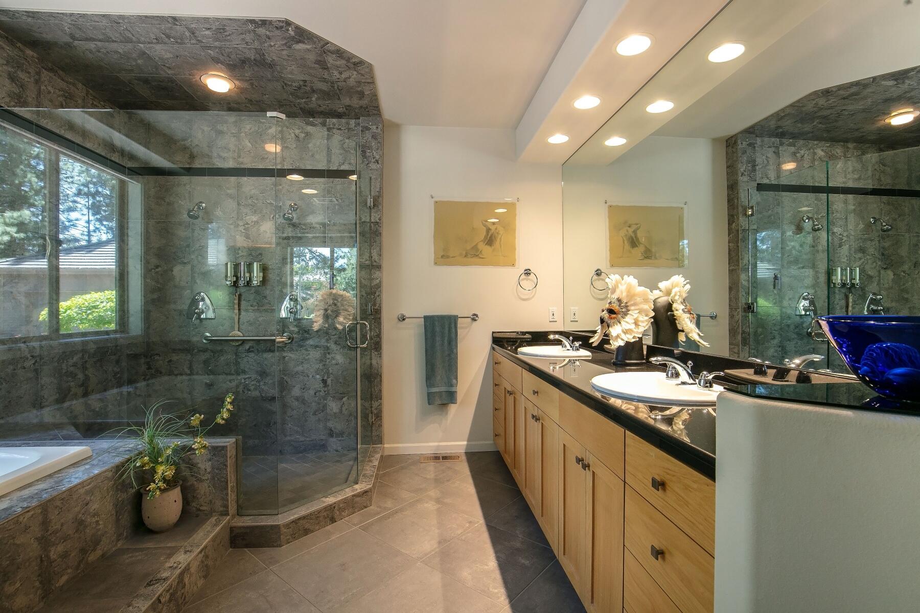 Broken Top - Residential