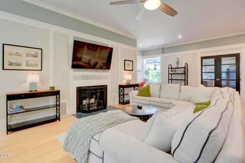 Tiny photo for 123 Vancouver Avenue, Medford, OR 97504 (MLS # 220227402)