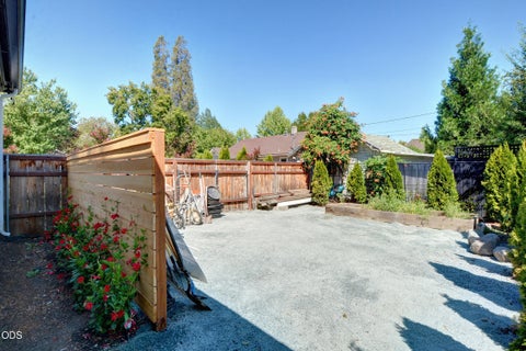 Tiny photo for 123 Vancouver Avenue, Medford, OR 97504 (MLS # 220227402)