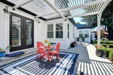 Tiny photo for 123 Vancouver Avenue, Medford, OR 97504 (MLS # 220227402)