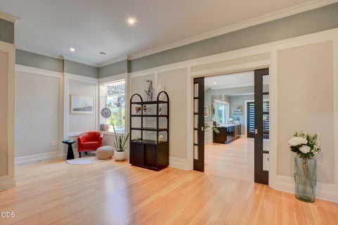 Tiny photo for 123 Vancouver Avenue, Medford, OR 97504 (MLS # 220227402)