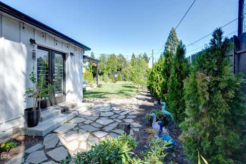 Tiny photo for 123 Vancouver Avenue, Medford, OR 97504 (MLS # 220227402)