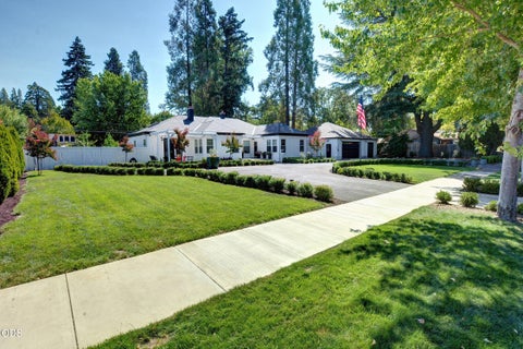 Tiny photo for 123 Vancouver Avenue, Medford, OR 97504 (MLS # 220227402)