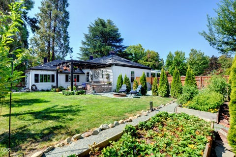 Tiny photo for 123 Vancouver Avenue, Medford, OR 97504 (MLS # 220227402)