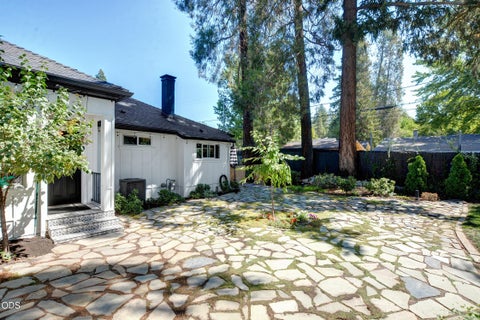 Tiny photo for 123 Vancouver Avenue, Medford, OR 97504 (MLS # 220227402)