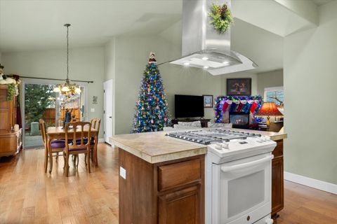 Tiny photo for 21281 Bellflower Place, Bend, OR 97702 (MLS # 220212700)