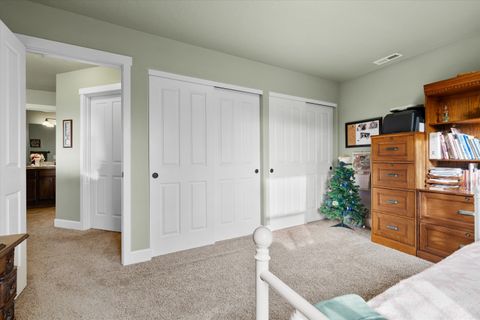 Tiny photo for 21281 Bellflower Place, Bend, OR 97702 (MLS # 220212700)