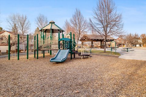 Tiny photo for 21281 Bellflower Place, Bend, OR 97702 (MLS # 220212700)