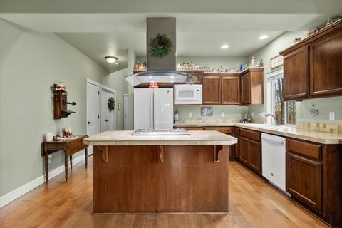 Tiny photo for 21281 Bellflower Place, Bend, OR 97702 (MLS # 220212700)