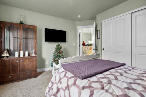 Tiny photo for 21281 Bellflower Place, Bend, OR 97702 (MLS # 220212700)