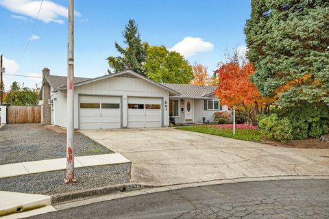 Tiny photo for 541 Barry Circle, Medford, OR 97501 (MLS # 220211724)