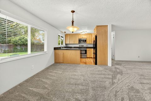 Tiny photo for 541 Barry Circle, Medford, OR 97501 (MLS # 220211724)