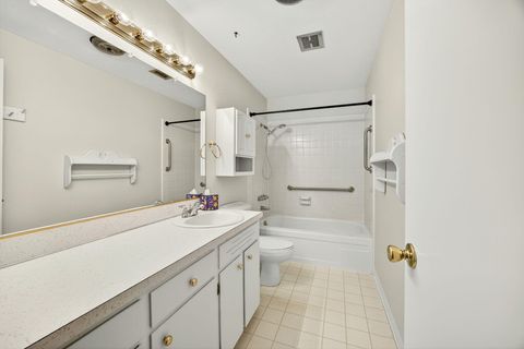 Tiny photo for 541 Barry Circle, Medford, OR 97501 (MLS # 220211724)