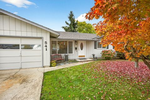 Tiny photo for 541 Barry Circle, Medford, OR 97501 (MLS # 220211724)