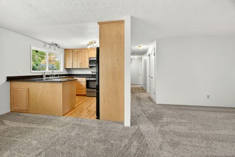 Tiny photo for 541 Barry Circle, Medford, OR 97501 (MLS # 220211724)