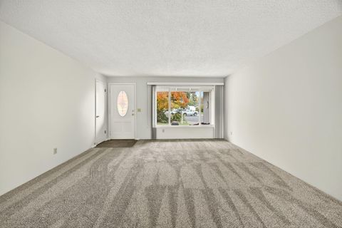 Tiny photo for 541 Barry Circle, Medford, OR 97501 (MLS # 220211724)