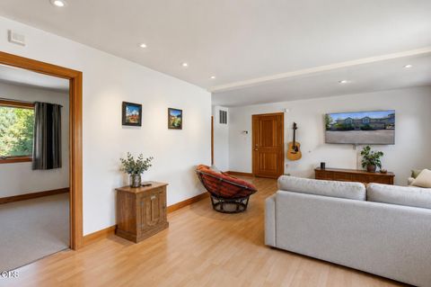 Tiny photo for 67480 Cloverdale Road, Bend, OR 97703 (MLS # 220223667)