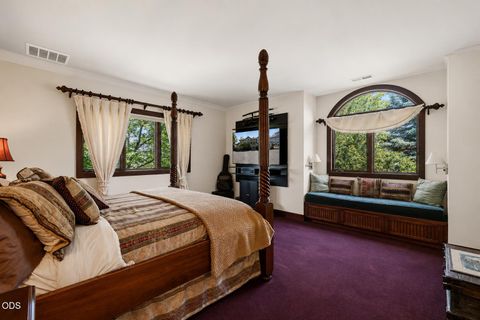 Tiny photo for 67480 Cloverdale Road, Bend, OR 97703 (MLS # 220223667)