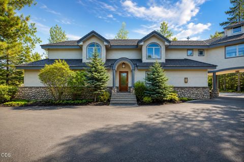 Tiny photo for 67480 Cloverdale Road, Bend, OR 97703 (MLS # 220223667)