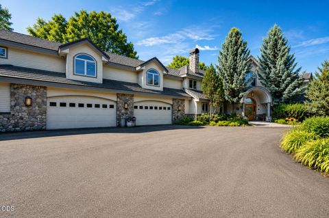 Tiny photo for 67480 Cloverdale Road, Bend, OR 97703 (MLS # 220223667)