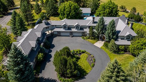 Tiny photo for 67480 Cloverdale Road, Bend, OR 97703 (MLS # 220223667)