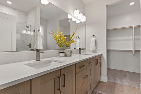 Tiny photo for 60932 SE Apollo Place, Bend, OR 97702 (MLS # 220219847)