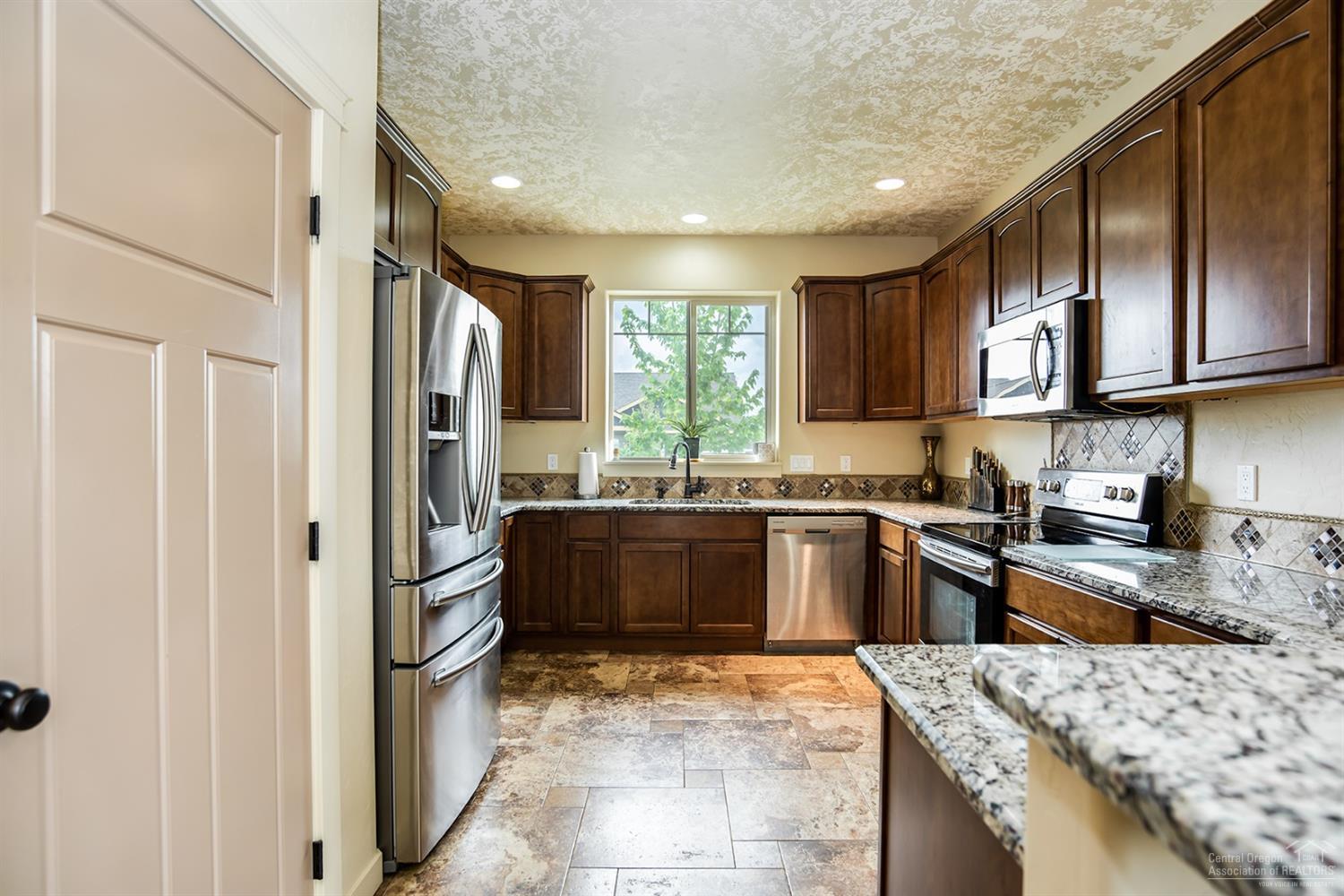 Ni Lah Sha Village - Residential