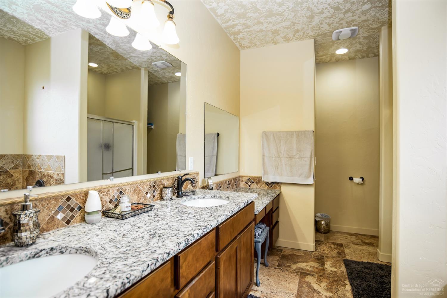 Ni Lah Sha Village - Residential