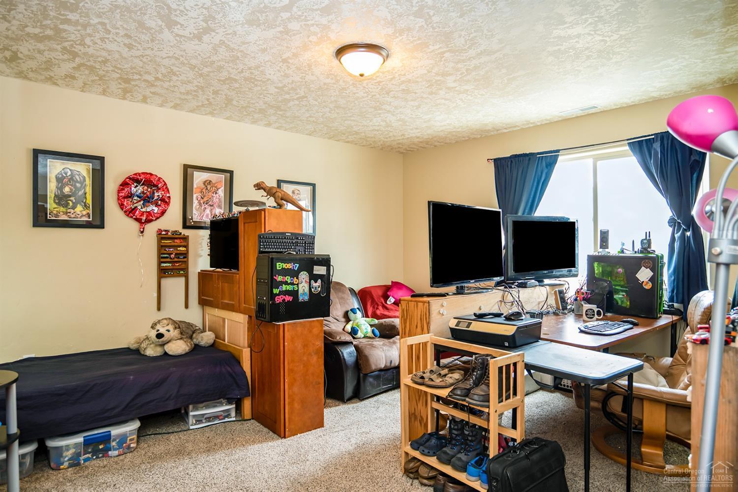 Ni Lah Sha Village - Residential