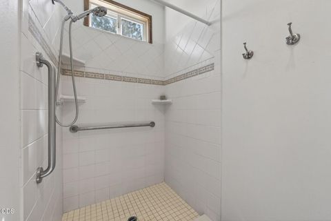 Tiny photo for 60376 Arnold Market RD, Bend, OR 97702 (MLS # 220222673)