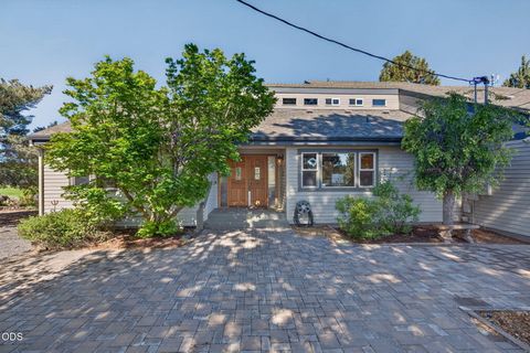 Tiny photo for 60376 Arnold Market RD, Bend, OR 97702 (MLS # 220222673)