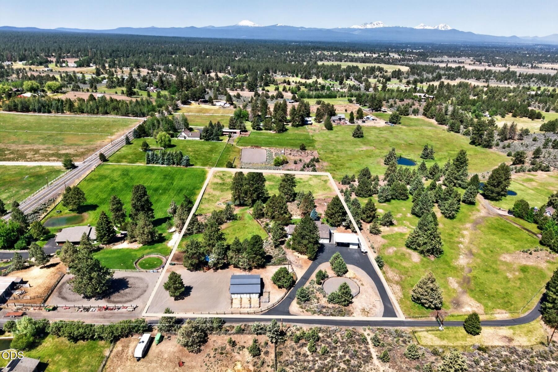 60376 Arnold Market