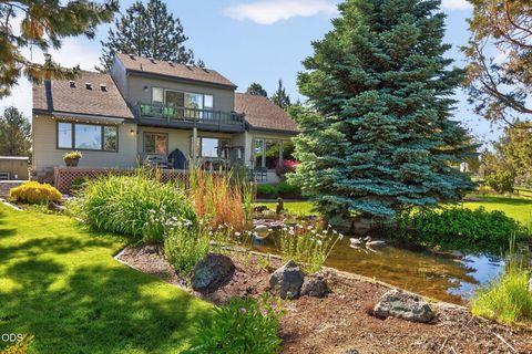 Tiny photo for 60376 Arnold Market RD, Bend, OR 97702 (MLS # 220222673)