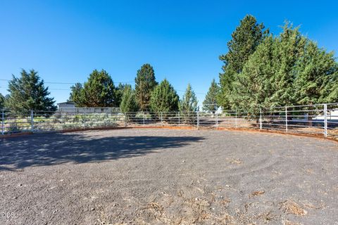 Tiny photo for 60376 Arnold Market RD, Bend, OR 97702 (MLS # 220222673)