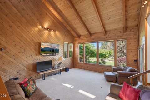 Tiny photo for 60376 Arnold Market RD, Bend, OR 97702 (MLS # 220222673)