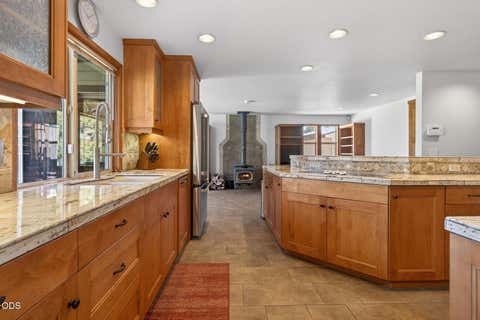Tiny photo for 60376 Arnold Market RD, Bend, OR 97702 (MLS # 220222673)