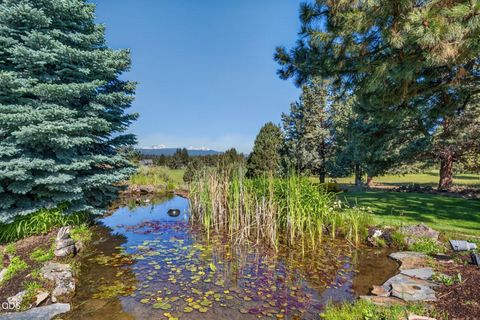 Tiny photo for 60376 Arnold Market RD, Bend, OR 97702 (MLS # 220222673)