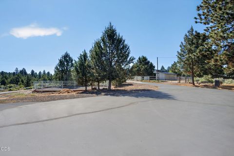 Tiny photo for 60376 Arnold Market RD, Bend, OR 97702 (MLS # 220222673)