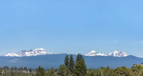 Tiny photo for 60376 Arnold Market RD, Bend, OR 97702 (MLS # 220222673)