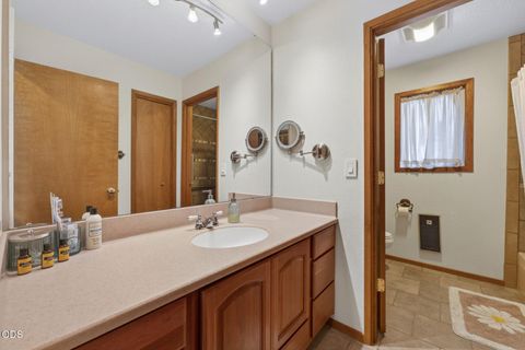 Tiny photo for 60376 Arnold Market RD, Bend, OR 97702 (MLS # 220222673)