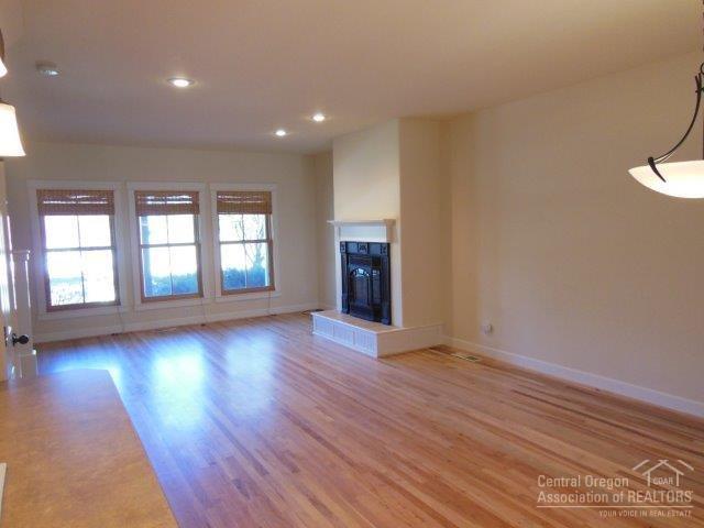 Pine Meadow Vill - Residential