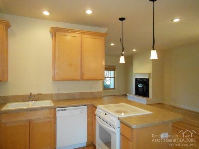 Pine Meadow Vill - Residential