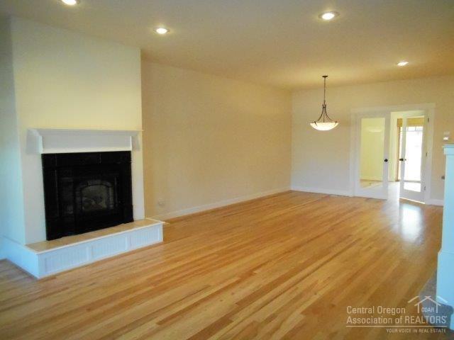 Pine Meadow Vill - Residential