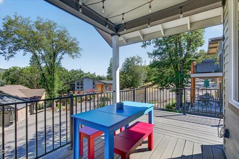 Tiny photo for 1300 Andrews Place, Jacksonville, OR 97530 (MLS # 220223402)
