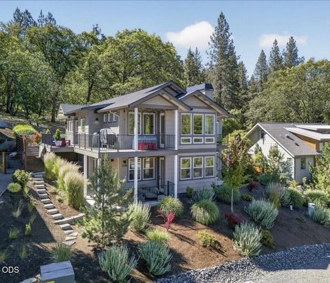 Tiny photo for 1300 Andrews Place, Jacksonville, OR 97530 (MLS # 220223402)