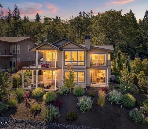 Photo of 1300 Andrews Place, Jacksonville, OR 97530 (MLS # 220223402)