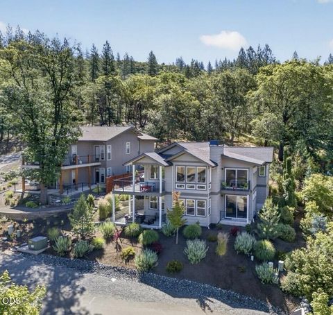 Tiny photo for 1300 Andrews Place, Jacksonville, OR 97530 (MLS # 220223402)