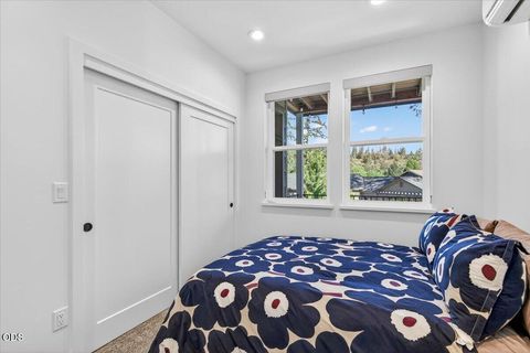 Tiny photo for 1300 Andrews Place, Jacksonville, OR 97530 (MLS # 220223402)